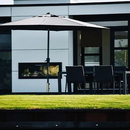Modern Near The Loosdrechtse Plassen Ferienhaus Nieuw-Loosdrecht
