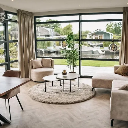 Modern Near The Loosdrechtse Plassen Ferienhaus Nieuw-Loosdrecht