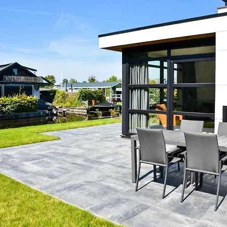 Modern Near The Loosdrechtse Plassen Ferienhaus Nieuw-Loosdrecht